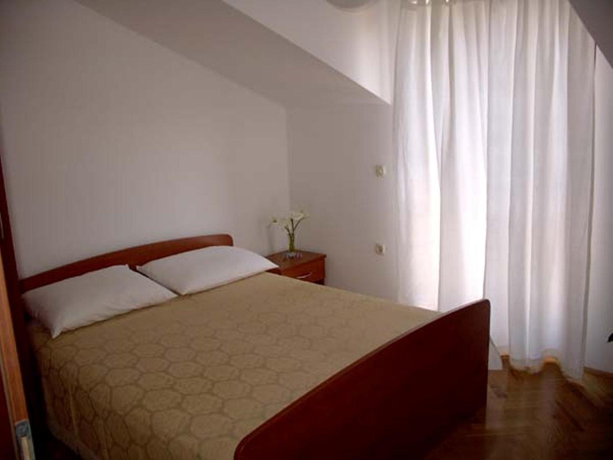 Apartments Vini And Ivana Sucuraj Room photo
