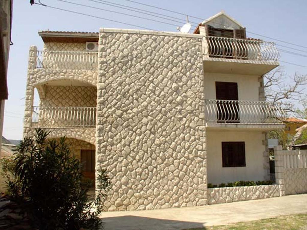 Apartments Vini And Ivana Sucuraj Exterior photo